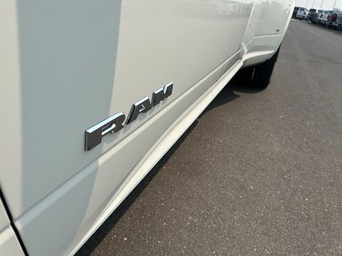 Used 2023 RAM 3500 Limited AWD/4WD image 12
