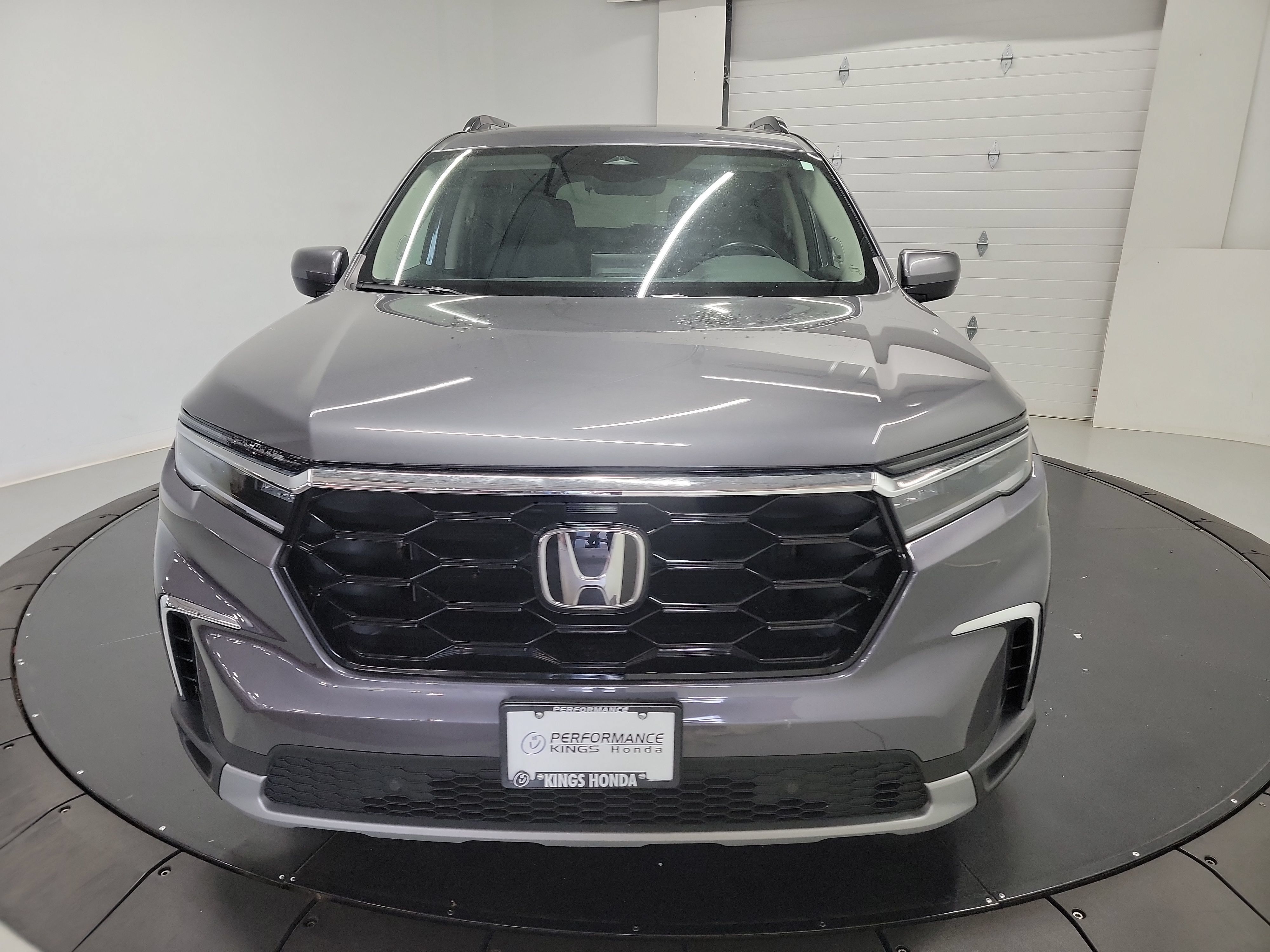 Certified 2025 Honda Pilot Touring image 2