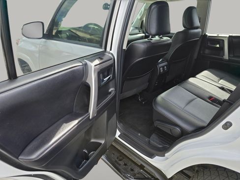 Used 2018 Toyota 4Runner SR5 Premium AWD/4WD image 22