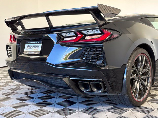 Used 2024 Chevrolet Corvette Stingray Premium Cpe w/ Z51 Performance Package RWD image 41
