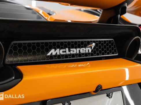 Used 2019 McLaren 720S Performance RWD image 23