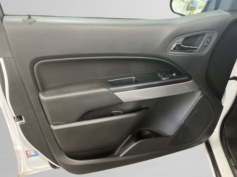 Used 2022 Chevrolet Colorado LT w/ Fleet Safety Package RWD image 15