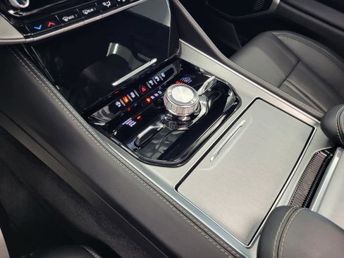 New 2026 Jeep Grand Wagoneer Limited AWD/4WD image 17