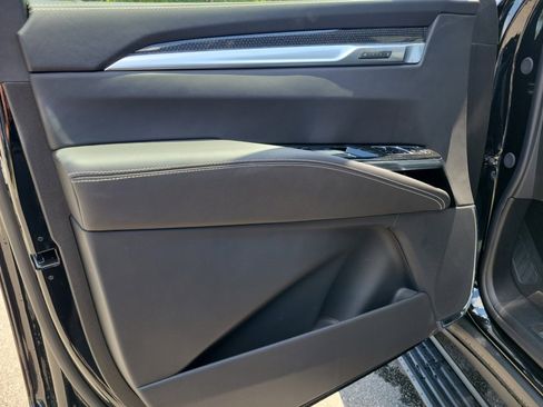 New 2026 Cadillac Escalade V w/ LPO, ONYX Package AWD/4WD image 32
