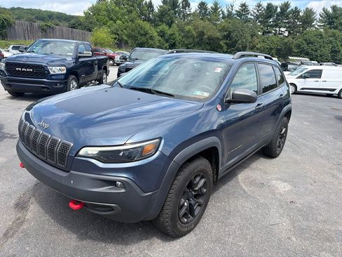 Used 2019 Jeep Cherokee Trailhawk w/ Comfort/Convenience Group AWD/4WD image 1