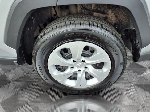 Used 2025 Toyota RAV4 LE AWD/4WD image 25