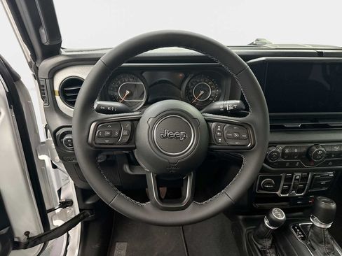 New 2026 Jeep Gladiator Sport AWD/4WD image 11