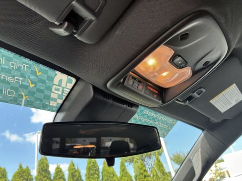 Used 2025 Chevrolet Colorado W/T RWD image 37