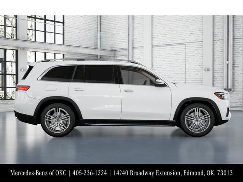 New 2026 Mercedes-Benz GLS 450 4MATIC image 16