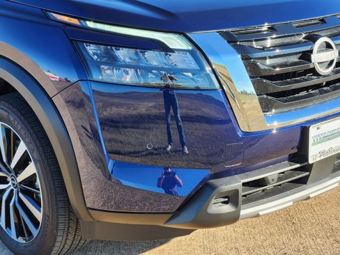 Used 2025 Nissan Pathfinder Platinum w/ Cargo Package image 11