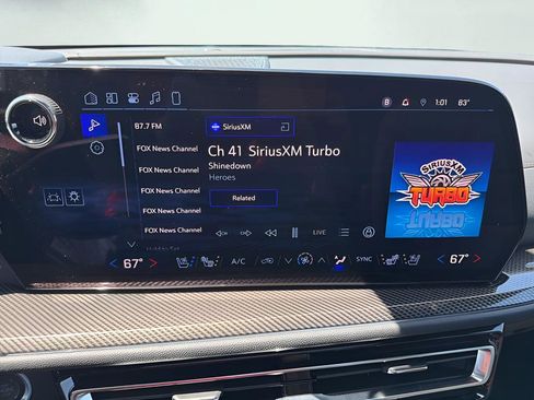 Used 2025 Chevrolet Traverse High Country FWD image 17
