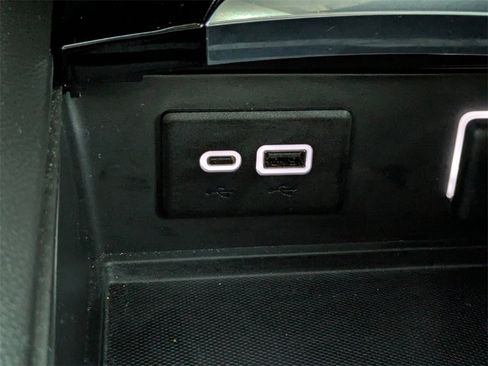 Used 2023 Buick Envision Preferred w/ Premium Seat Package image 23