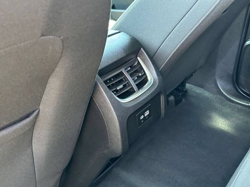 Used 2025 Chevrolet Blazer LT FWD image 23