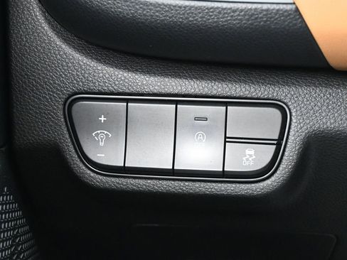 Used 2024 Kia Seltos EX image 17