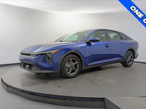Used 2025 Kia K4 FWD image 2