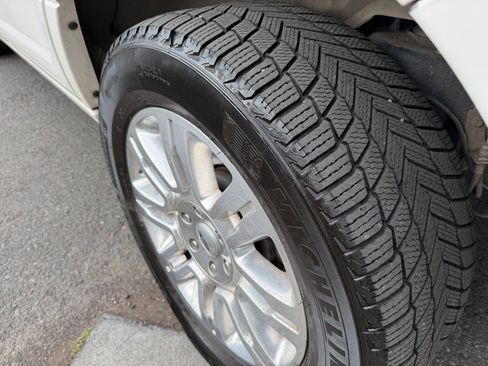 Used 2013 Ford Expedition Limited image 21