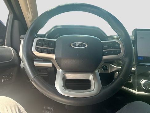 Used 2023 Ford Expedition XLT RWD image 12