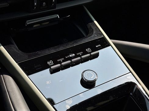 New 2026 Porsche Cayenne Coupe AWD/4WD image 18