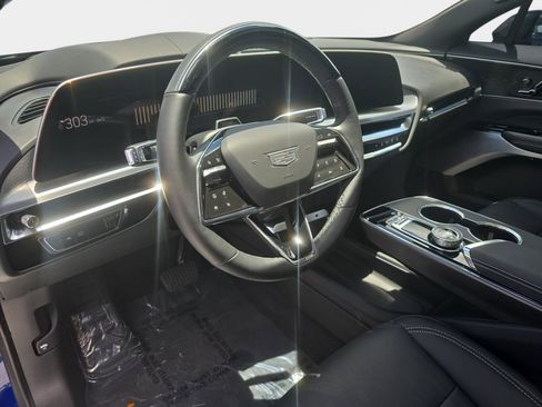 Used 2026 Cadillac Lyriq Signature Sport AWD/4WD image 25