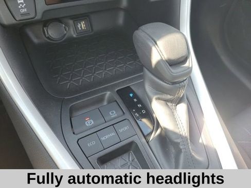 Used 2024 Toyota RAV4 XLE FWD image 6