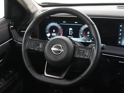 Used 2025 Nissan Kicks SR w/ SR Premium Package AWD/4WD image 14