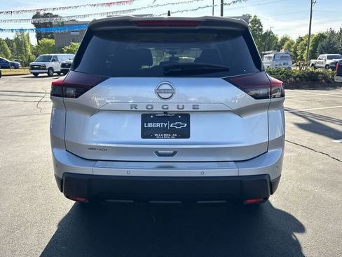 Used 2024 Nissan Rogue S FWD image 7