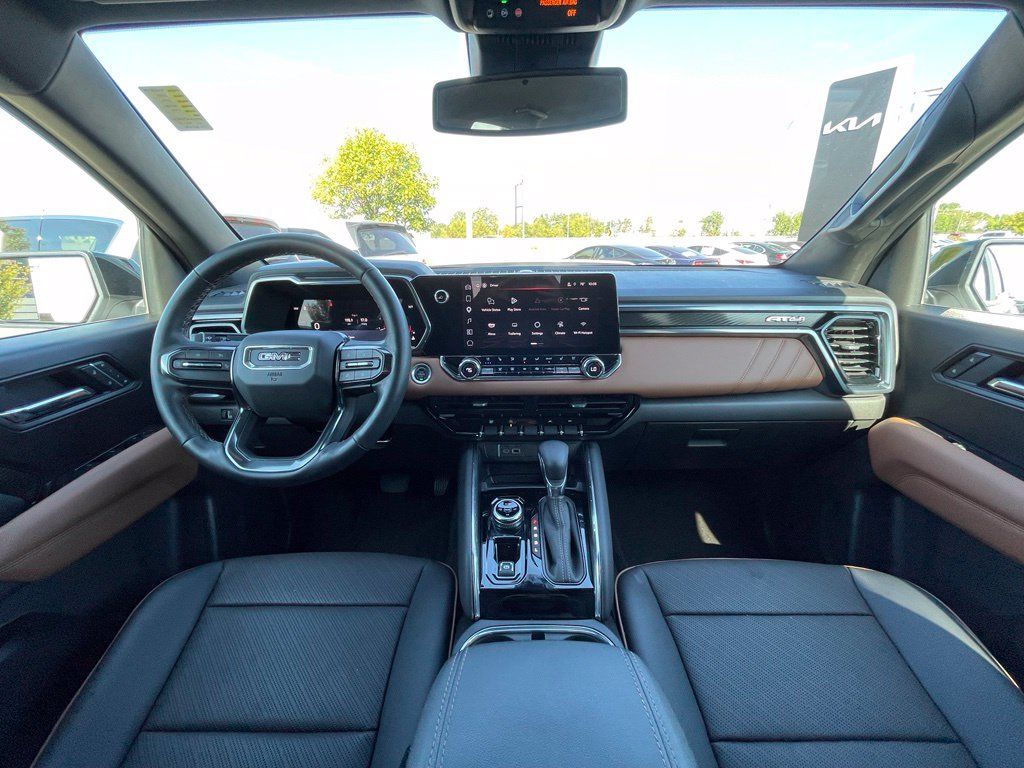 Used 2025 GMC Canyon AT4 w/ Nightfall Edition AWD/4WD image 28