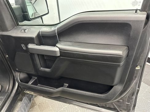 Used 2018 Ford F150 XLT w/ Equipment Group 302A Luxury image 15