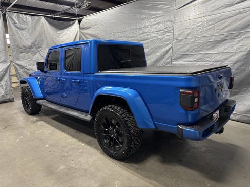 Used 2022 Jeep Gladiator Overland image 3