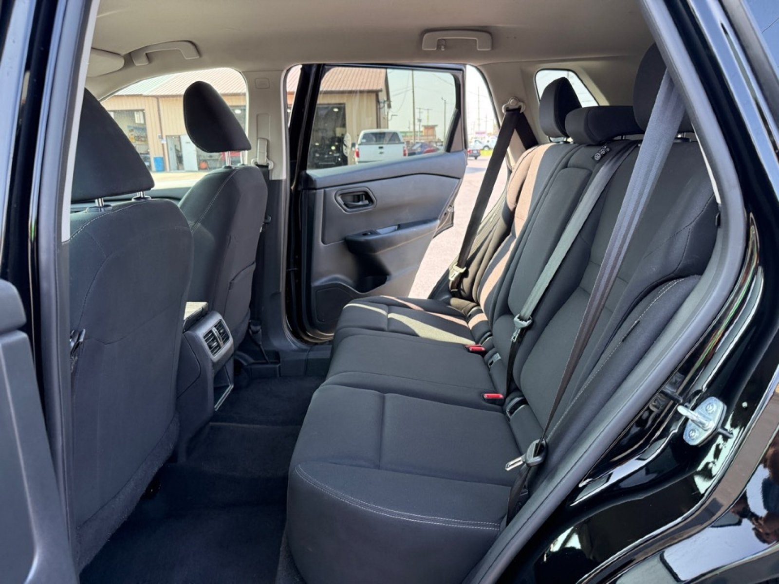 Used 2024 Nissan Rogue S AWD/4WD image 27