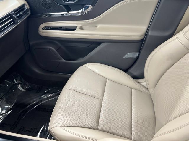 Certified 2023 Lincoln Corsair AWD w/ Equipment Group 101A image 16