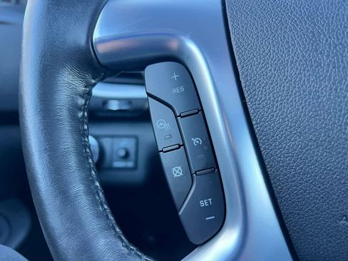 Used 2017 Chevrolet Traverse Premier image 29