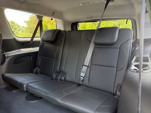 Used 2019 Chevrolet Suburban Premier AWD/4WD image 9