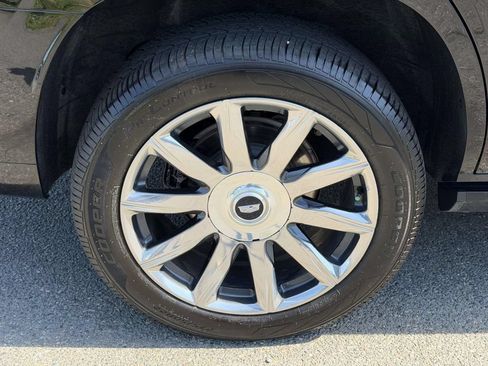 Used 2022 Cadillac Escalade Premium Luxury Platinum w/ Heavy-Duty Trailer Package AWD/4WD image 25