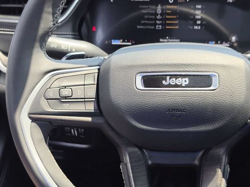 Used 2024 Jeep Grand Cherokee L Limited w/ Black Appearance Package AWD/4WD image 26