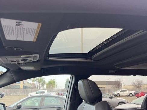 Used 2022 Toyota Sienna XLE Woodland Edition image 14