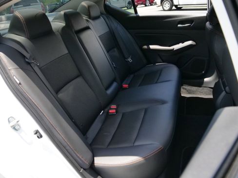 Used 2020 Nissan Altima 2.5 SR FWD image 25