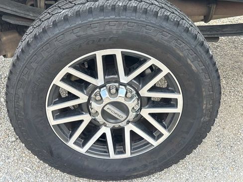 Used 2019 Ford F250 Lariat w/ Lariat Ultimate Package AWD/4WD image 11