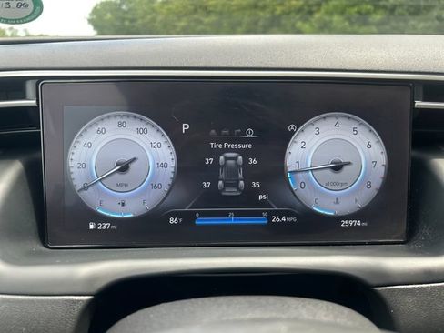 Certified 2024 Hyundai Tucson SEL w/ Convenience Package FWD image 16