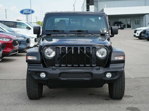 Used 2020 Jeep Gladiator Sport w/ Quick Order Package 24S AWD/4WD image 2