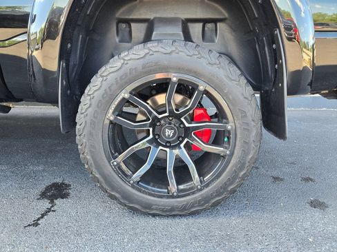 Used 2022 RAM 1500 Laramie AWD/4WD image 9