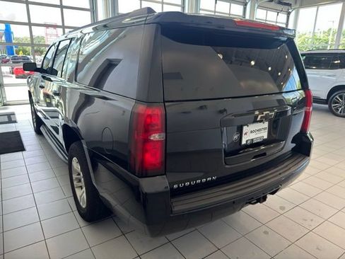 Used 2020 Chevrolet Suburban LT w/ Luxury Package AWD/4WD image 42
