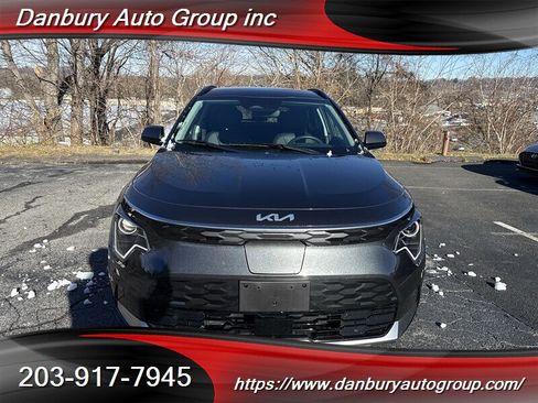 Used 2025 Kia Niro Wind w/ Wind Preserve Package FWD image 2