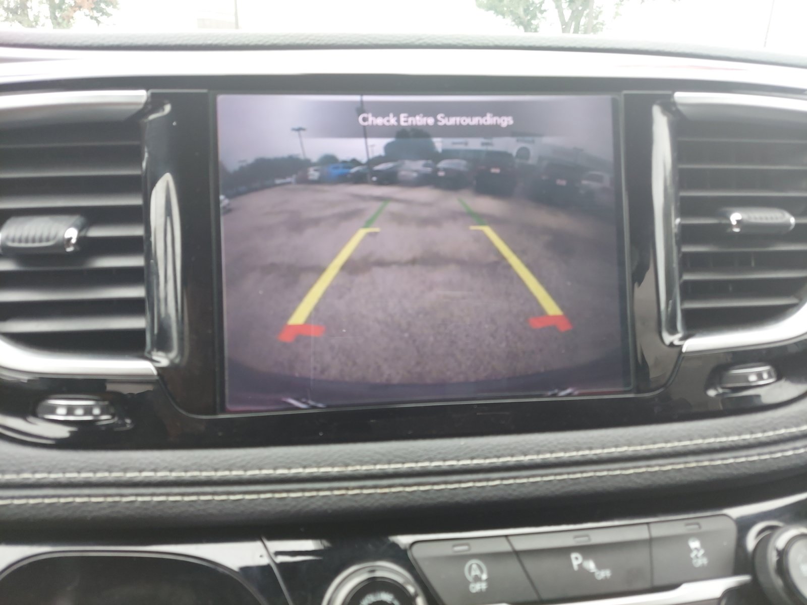 Used 2020 Chrysler Pacifica Limited w/ S Appearance Package FWD image 15