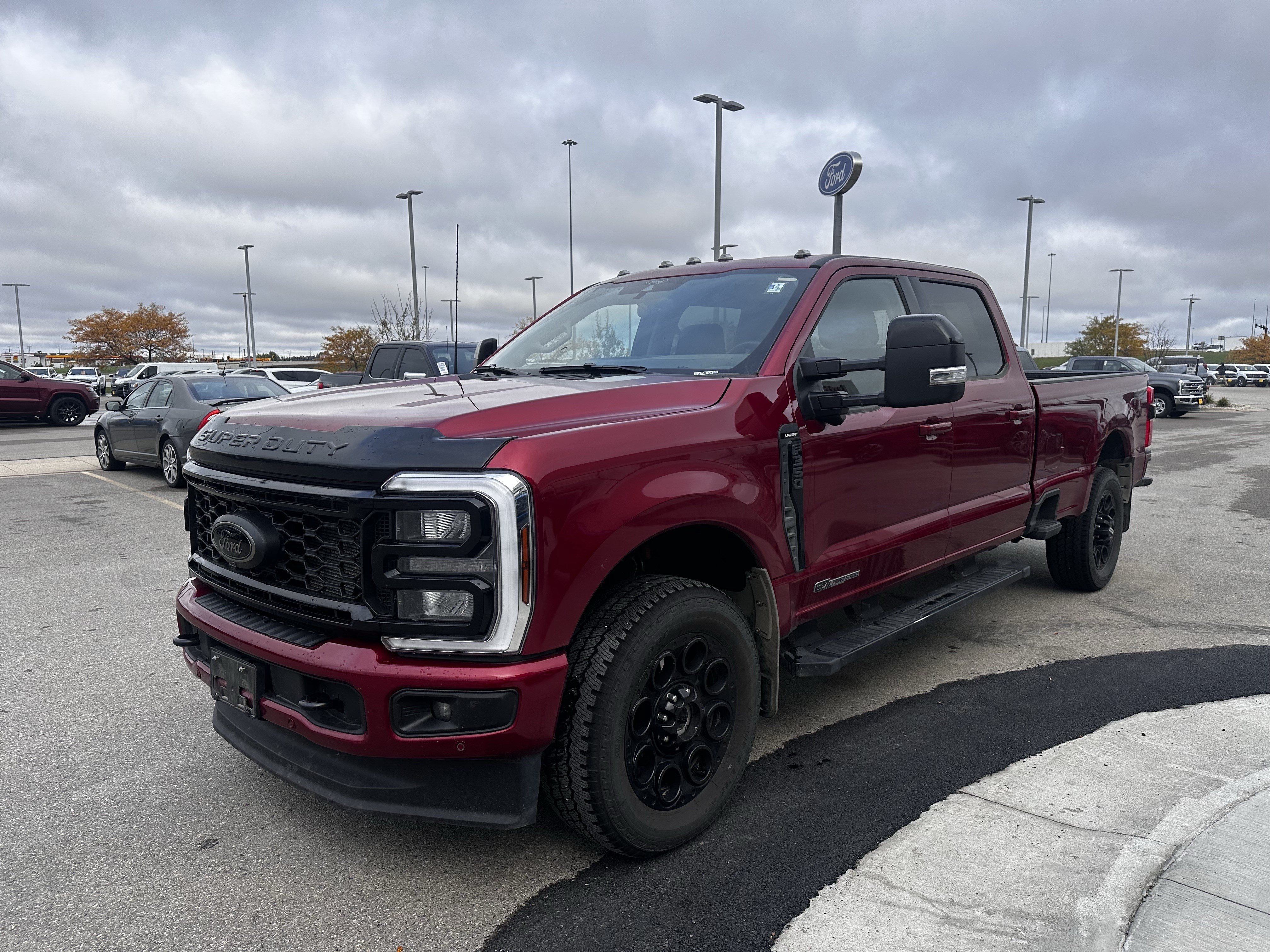 Used 2025 Ford F350 Lariat w/ Lariat Ultimate Package AWD/4WD image 3