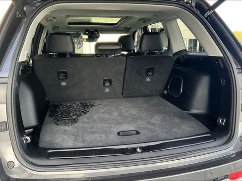 Used 2022 Jeep Grand Cherokee Limited image 24