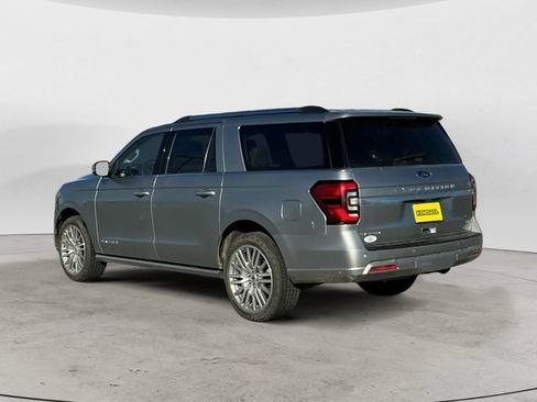 Used 2024 Ford Expedition Max Platinum AWD/4WD image 3