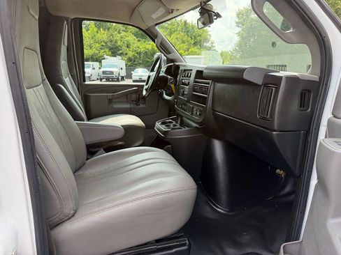 Used 2019 Chevrolet Express 2500 w/ Enhanced Convenience Package RWD image 12