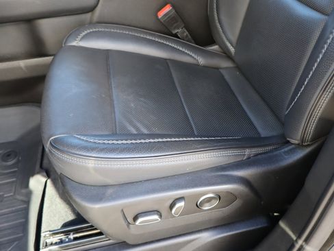 Used 2021 GMC Yukon Denali w/ Denali Premium Package image 19