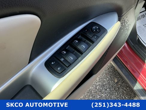Used 2018 Dodge Journey SE FWD image 22